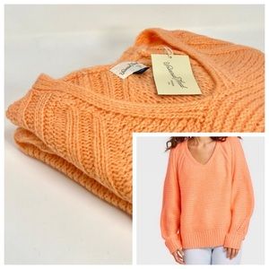 *SOLD Elsewhere* NWT Universal Thread Lightweight Sweater Small v-neck
